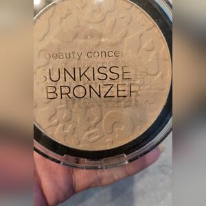 Beauty Concepts Bronzer. Dropped It Once And It Made A Small Indention
